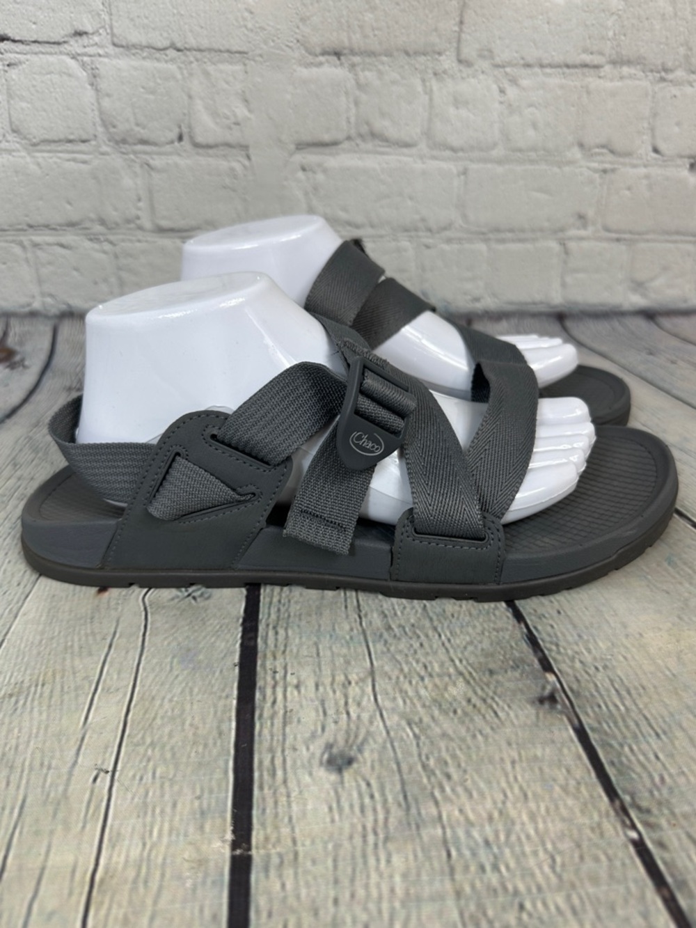 Chaco Lowdown 2 sandal gray men’s size 10